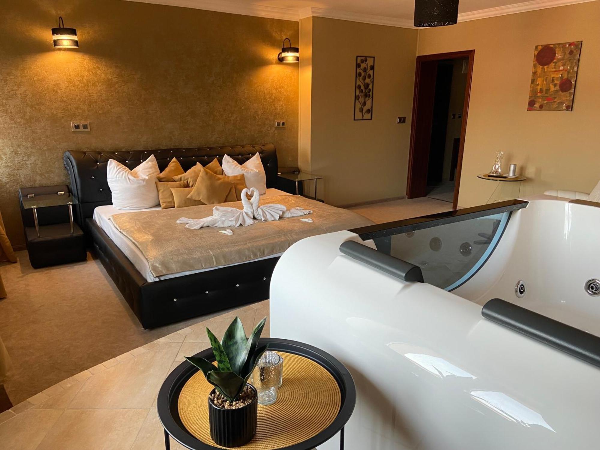 Wellness Hotel Beethoven Chomutov Exterior photo